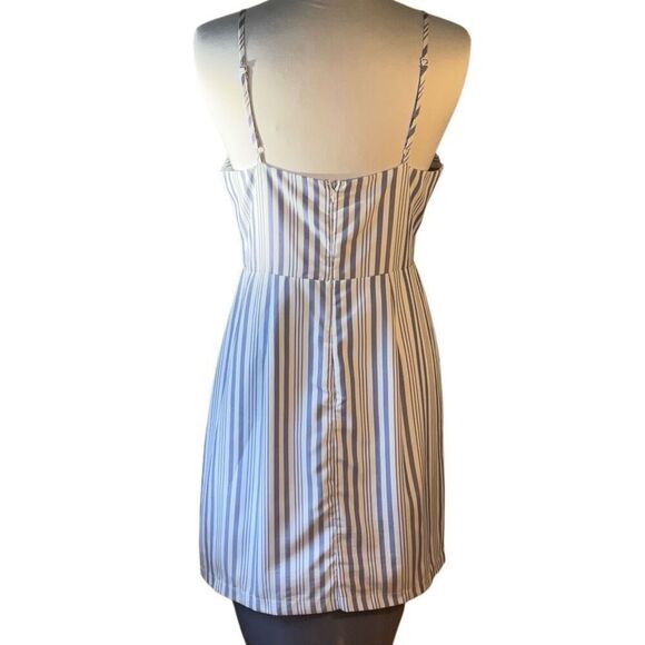 She + Sky Twist Front Mini Sundress, Large. Blue and White Striped. Summer!! - Picture 5 of 11